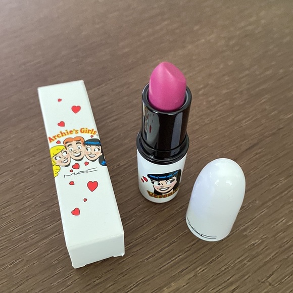 MAC Cosmetics Satin Lipstick ‘Daddy’s Little Girl’ - Picture 3 of 6